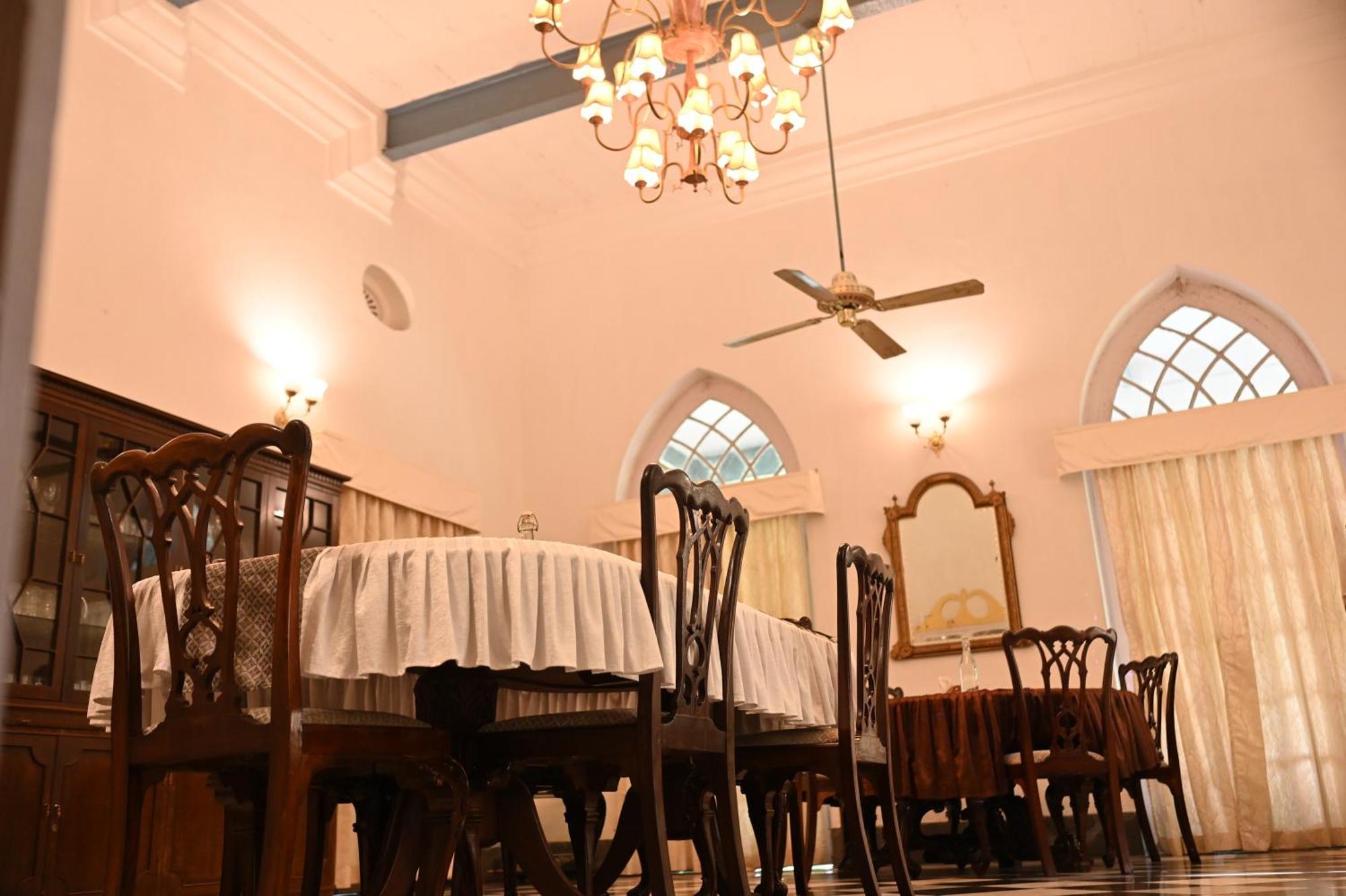 מלון Jorhāt Thengal Manor מראה חיצוני תמונה